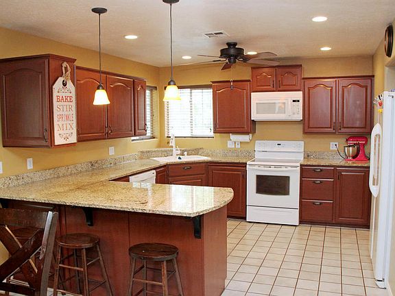 4th image of 8388 N Sapphire Dr