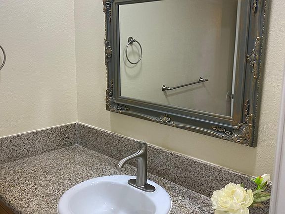 5th image of 1010 S Magnolia Ave #16