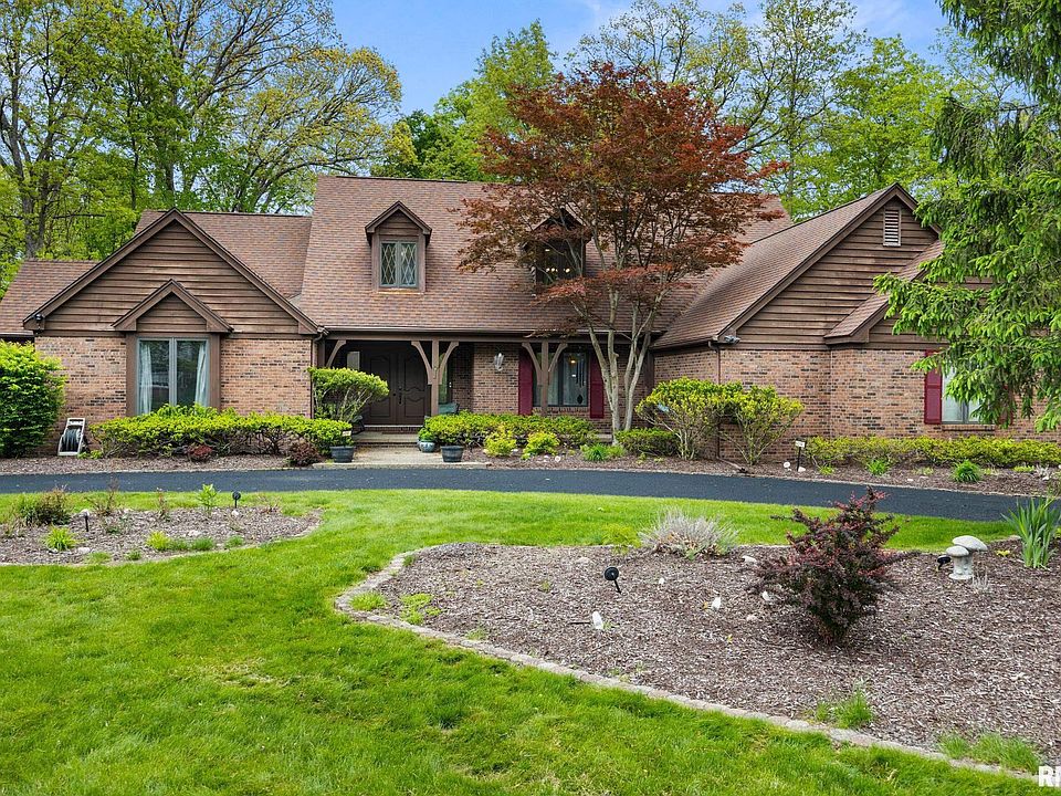 1st image of 609 W Ravinwoods Rd