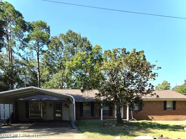 2033 Harold St, Laurel, MS 39440