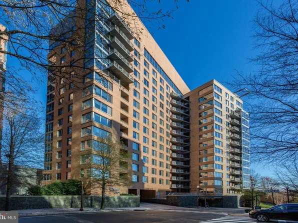 2001 15th St N APT 623, Arlington, VA 22201