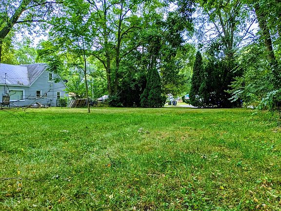 4th image of 5224 Bell Ave