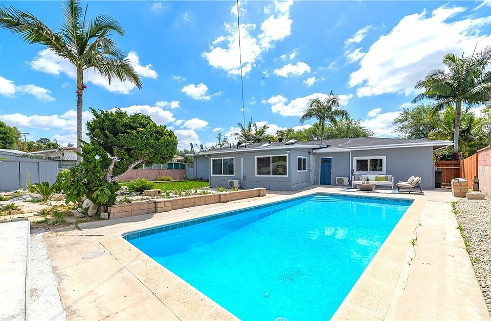 1st image of 15137 Las Flores Ave