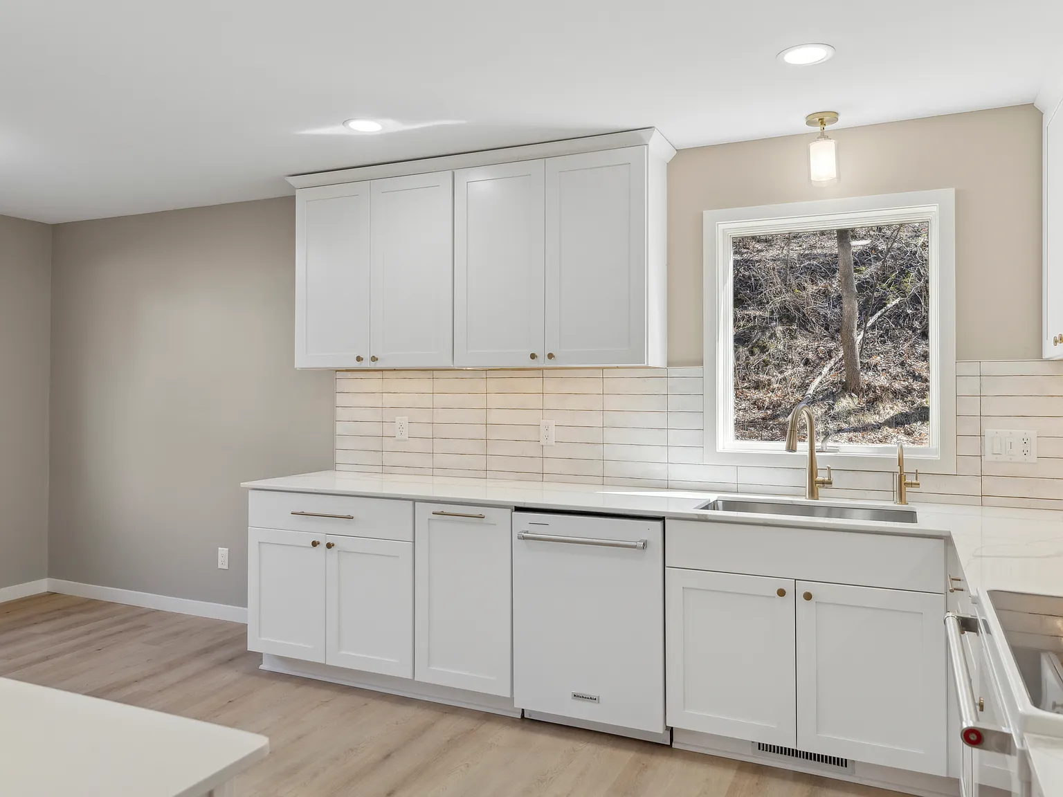 2 bed, 1025 sqft, $1,850 — Photo 4