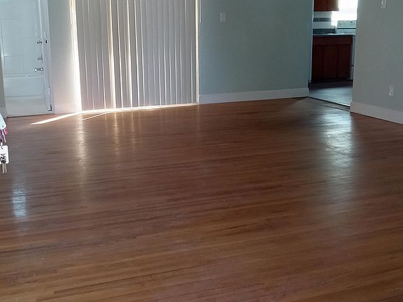 3rd image of 2844 29th Ave N