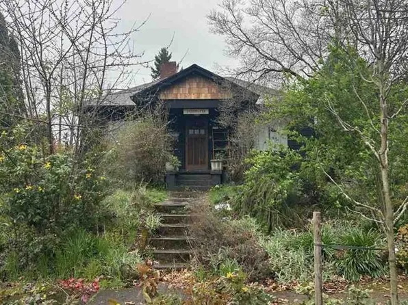 6364 N Moore Ave, Portland, OR 97217