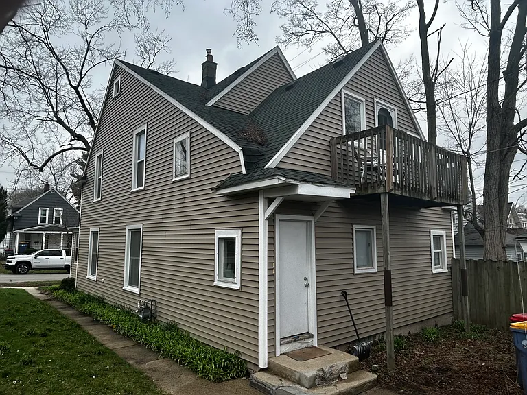 344 Houseman Ave NE #2 — Photo 3