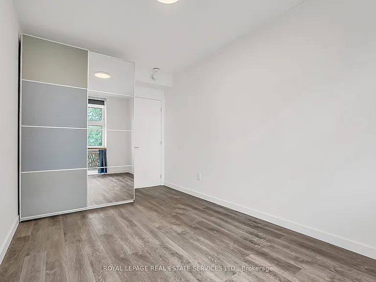 439 Winona Dr #C — Photo 35