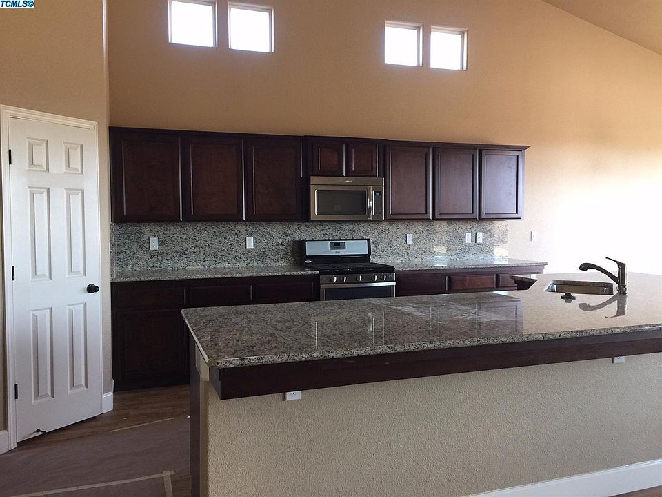 2nd image of 32126 Sierra View Road