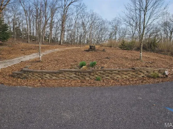 859 Village Green Ct, Marthasville, MO 63357