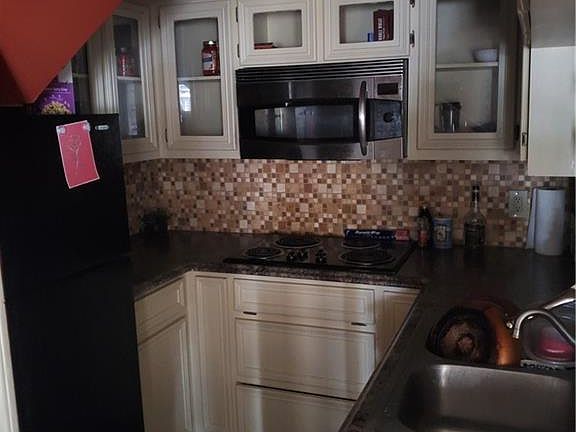 5th image of 1418 N Beech Ave