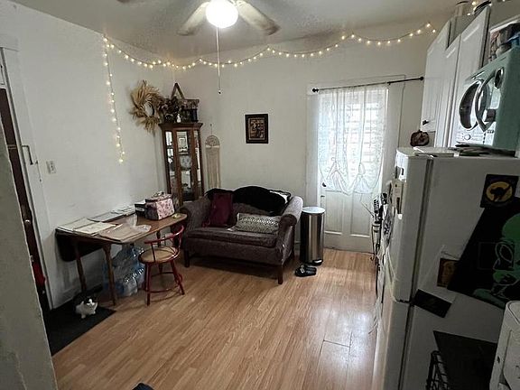 2nd image of 508 W Chestnut St