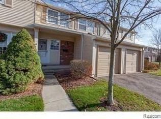 5117 Buckingham Pl, Troy, MI 48098