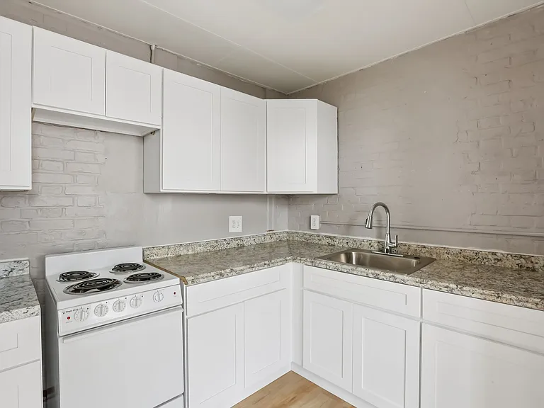 Peabody Apartments — Photo 25