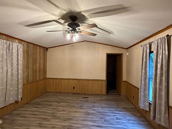 5th image of 256 Ridge Rd