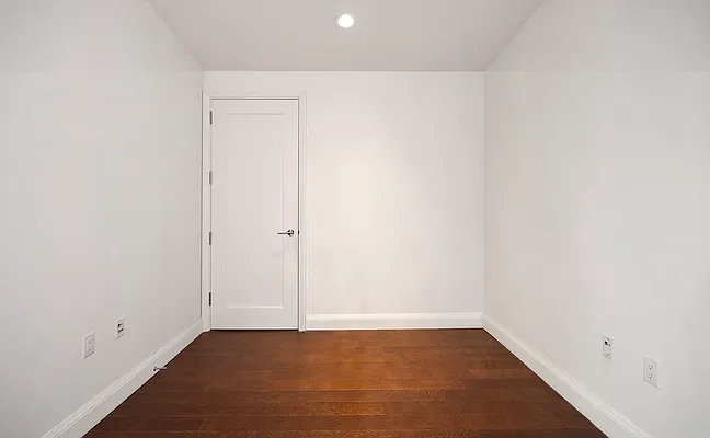 Rented by Renetta Real Estate | media 54