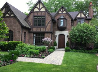 1022 Aynsley Ave, Lake Forest, IL 60045