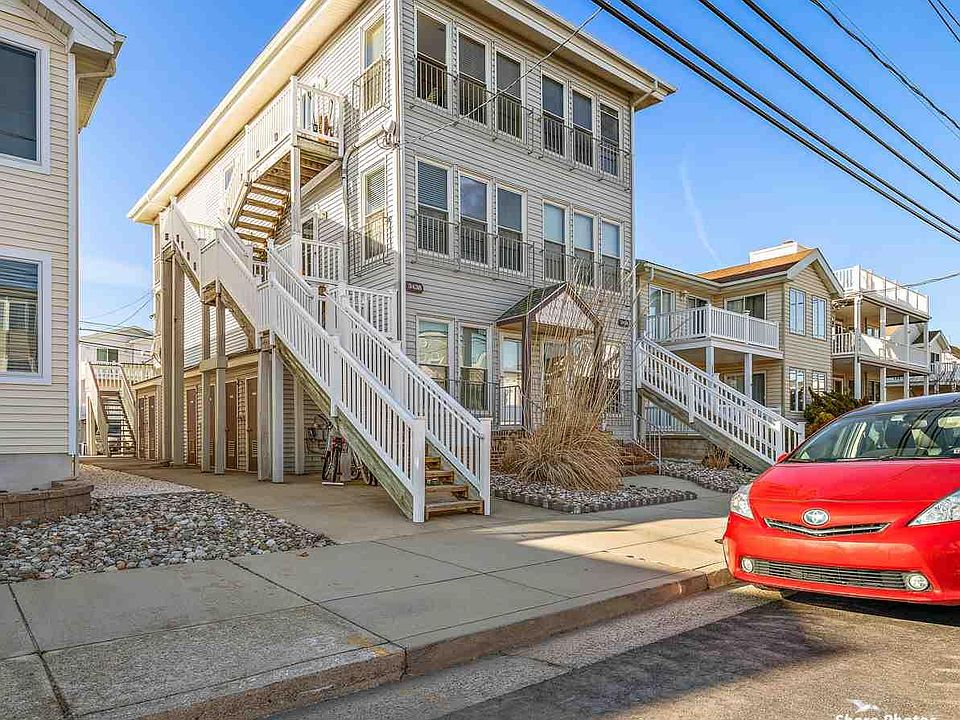 1st image of 3436 Central Ave APT 3