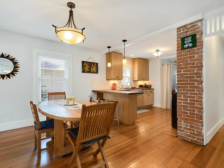 215 N Sherwood St — Photo 7