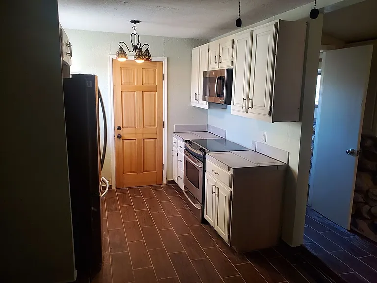 238 E Pederson Dr — Photo 4
