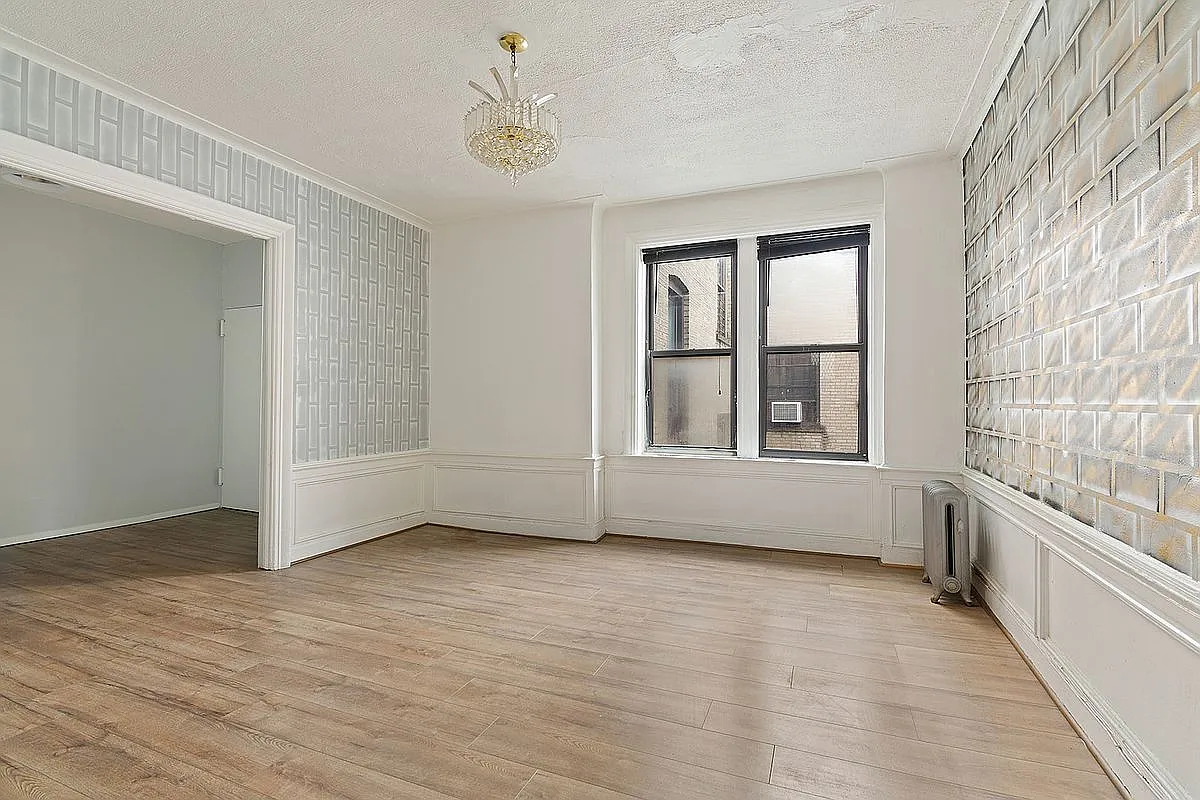 421 Crown St #19L photo 1