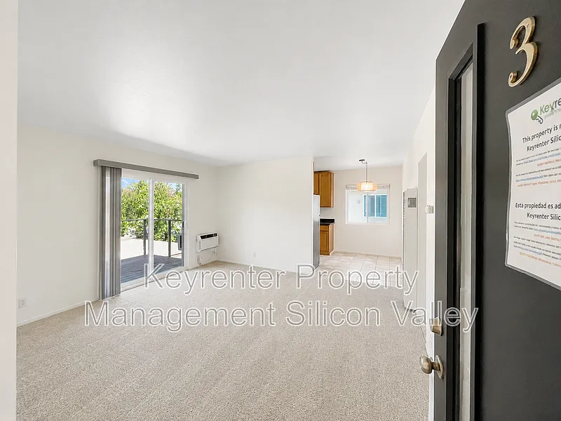 Building Photo - 923 Ravenscourt Ave #3