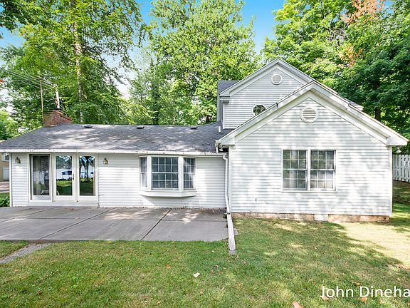 5th image of 6876 Wildwood Dr