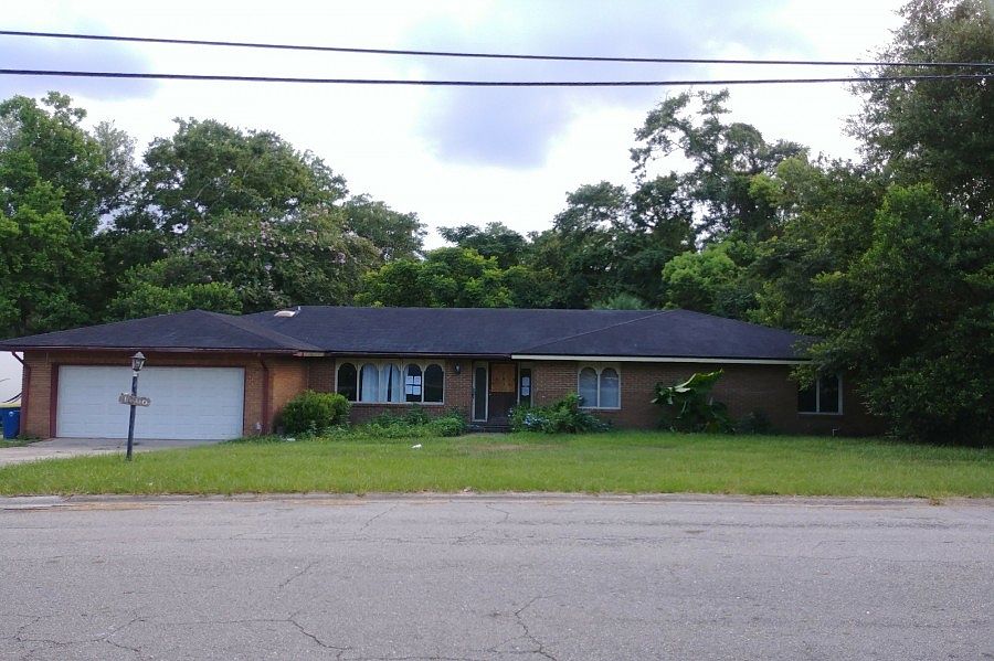 1st image of 1066 W Parkridge Cir