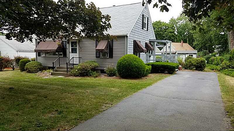 1st image of 10 W Hill Dr