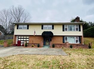 609 N Hills Dr, Johnson City, TN 37604