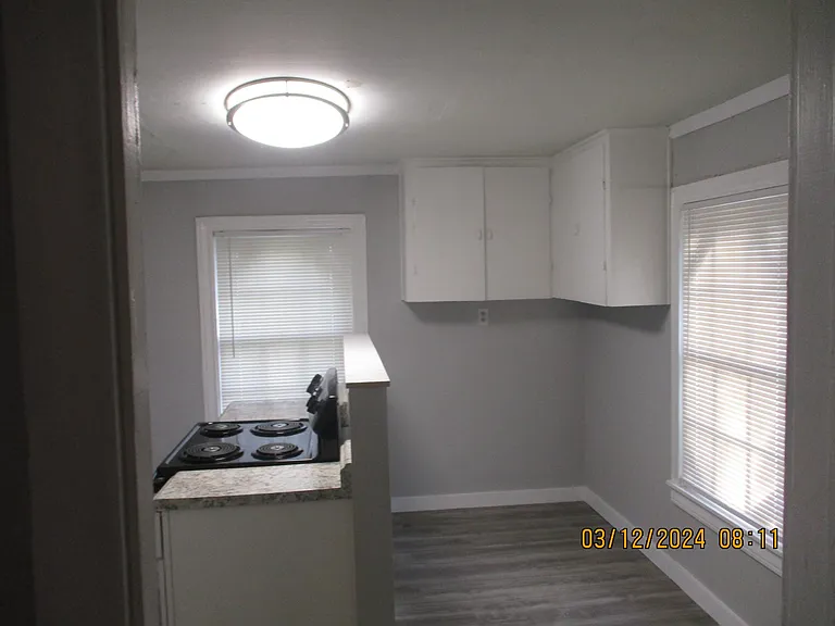 411 8th Ave N — Photo 5