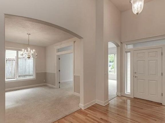Dining and flex space