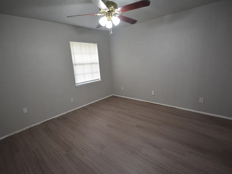7808 Xavier Dr — Photo 5