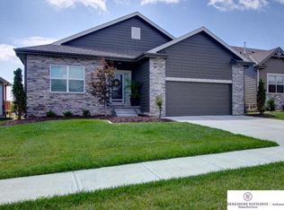 19311 Franklin Cir, Elkhorn, NE 68022