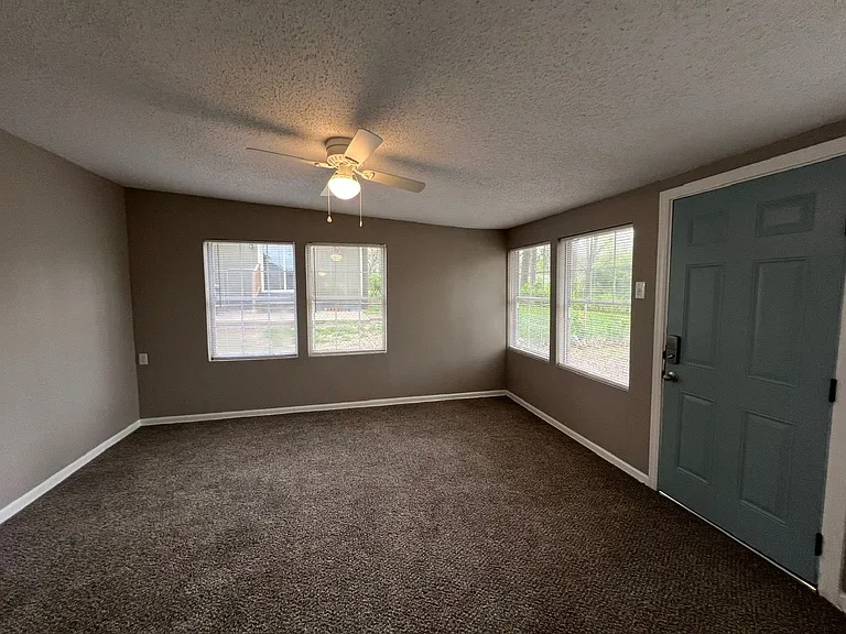 3614 Hallbrook St — Photo 6