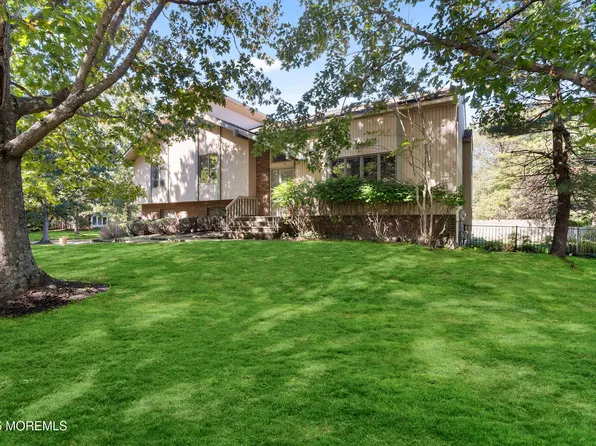 10 Oak Tree Lane, Ocean Twp, NJ 07712