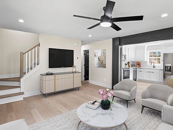 3rd image of 706 McGill Pl