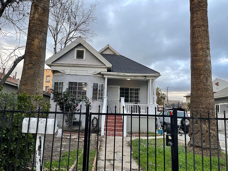 1st image of 1611 W 11th Pl
