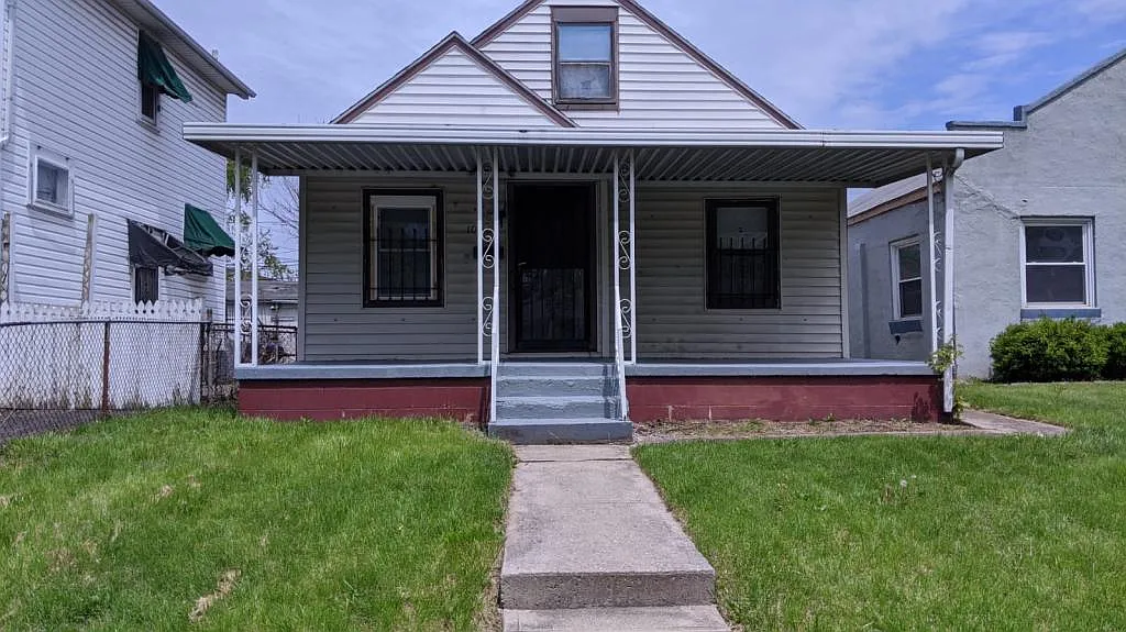 1066 14th Ave photo 1
