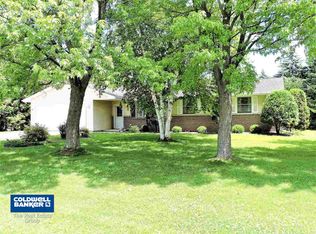 38 Maryden Rd, Oshkosh, WI 54904