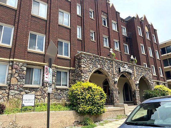 3rd image of 141 E 1st Ave APT 403