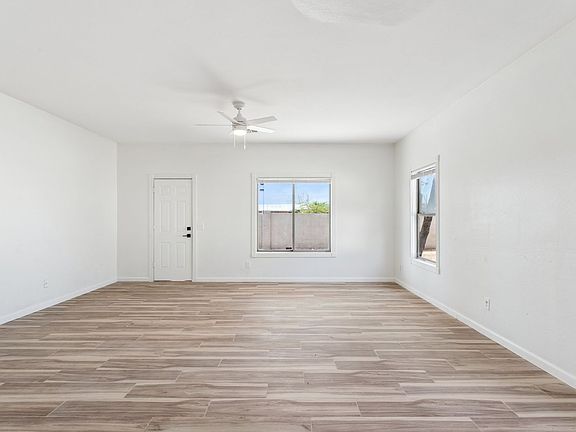 5th image of 132 W Southgate Ave