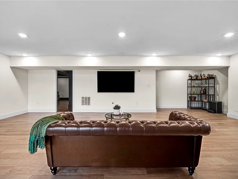 269 Lily Ridge Dr N — Photo 35