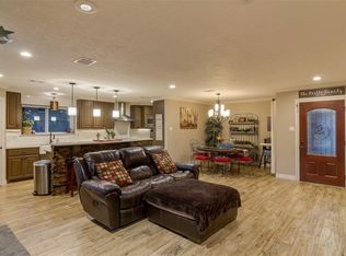 112 April Wind Dr E, Montgomery, TX 77356