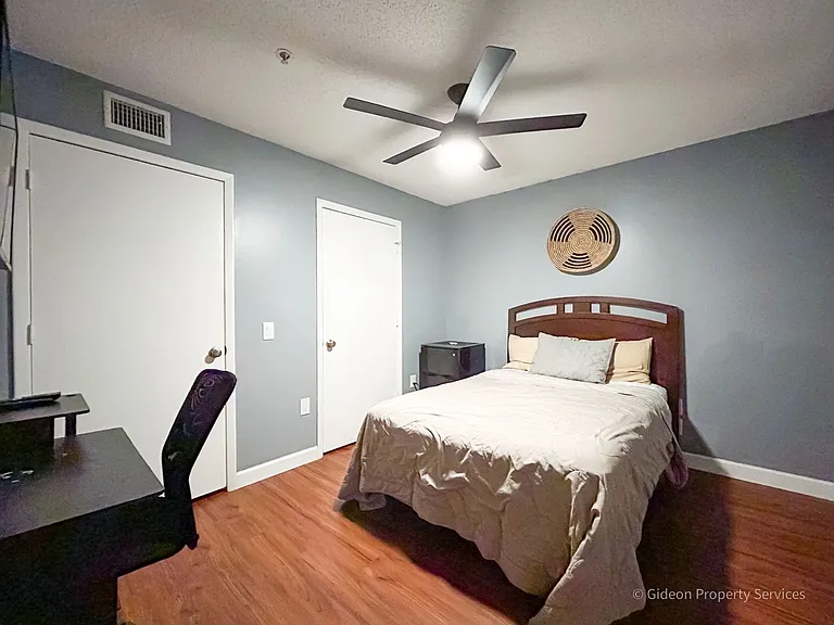 3921 SW 34th St #105 — Photo 13