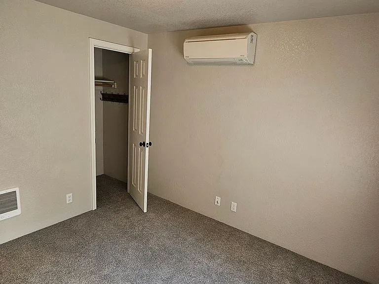 1090 NE Hefley St — Photo 11