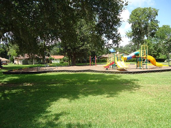 3rd image of 104 Spanish Moss Ln