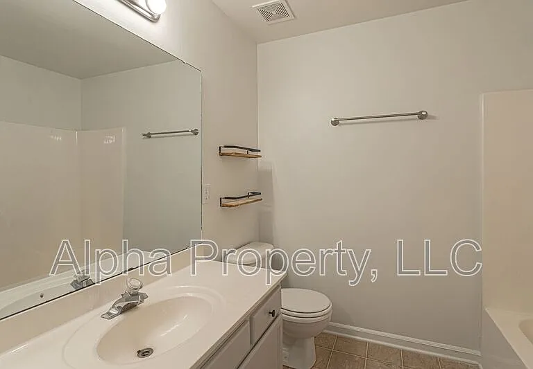 261 Highgate Cir — Photo 17