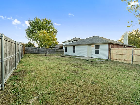 2nd image of 2529 Ash Dr