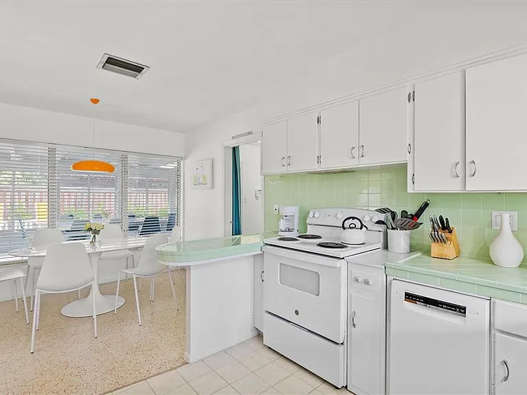 2473 Davis Blvd — Photo 24